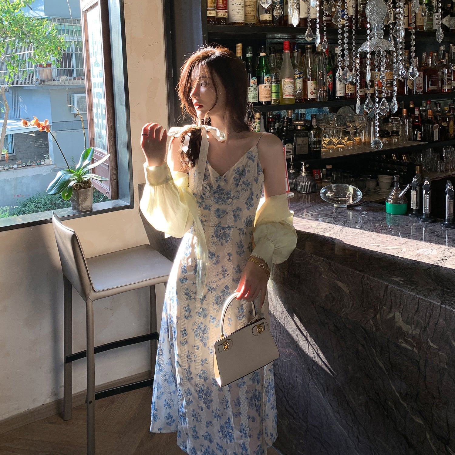 summer Floral Chiffon sleeveless dress for small woman with blue temperament and sweet suspender skirt