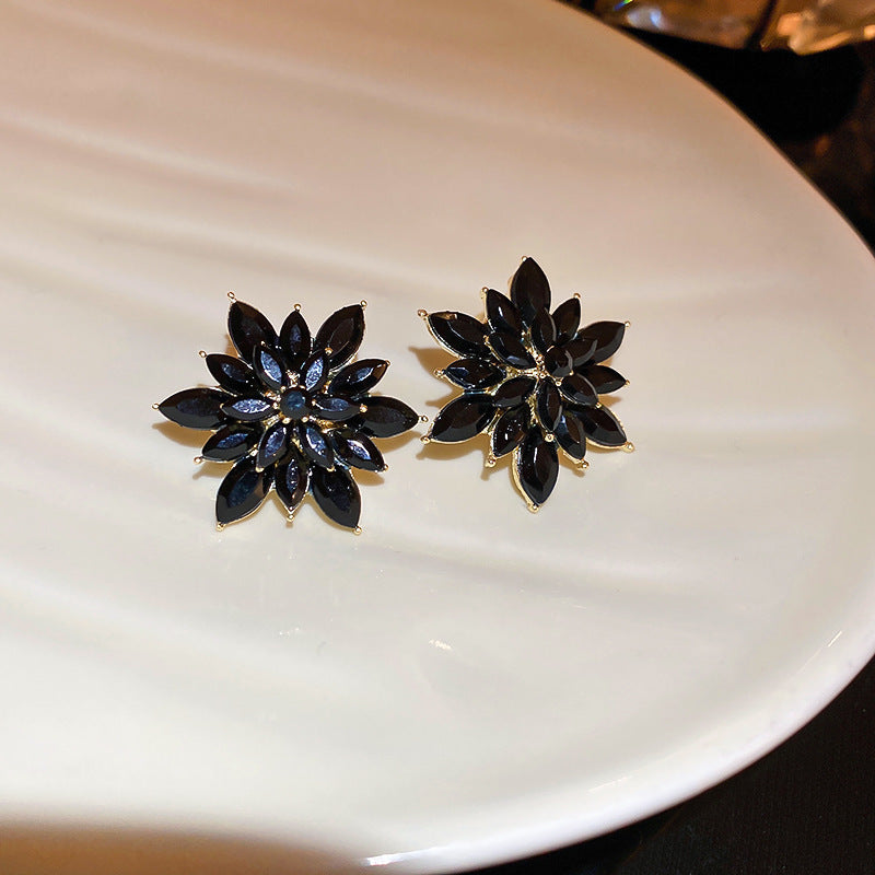 Three-dimensional Flower Earrings