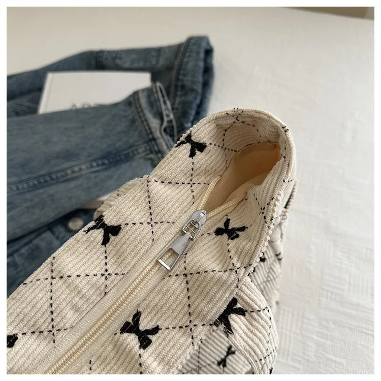 Bow Pattern Commuting Bag