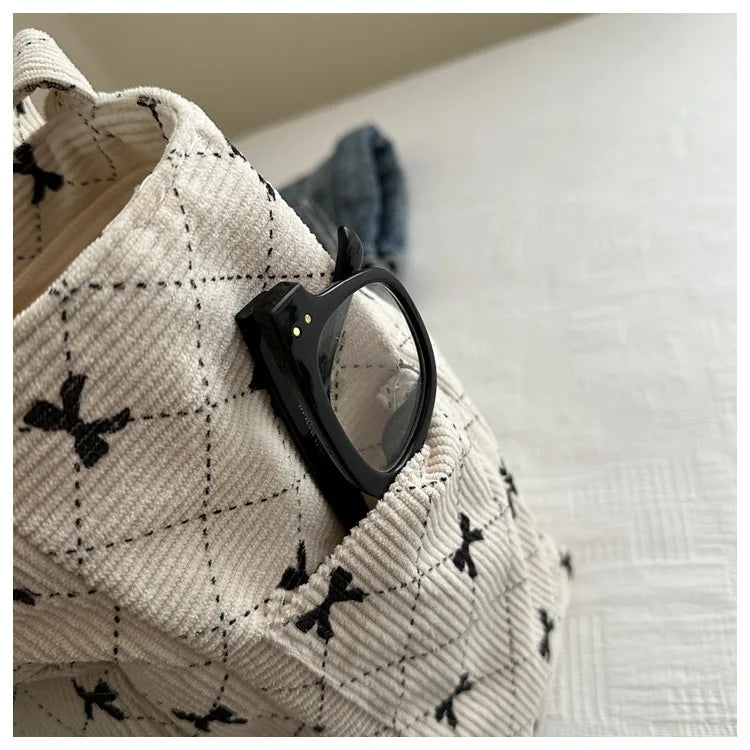 Bow Pattern Commuting Bag
