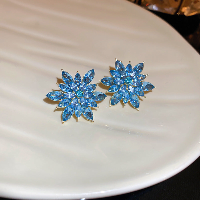 Three-dimensional Flower Earrings
